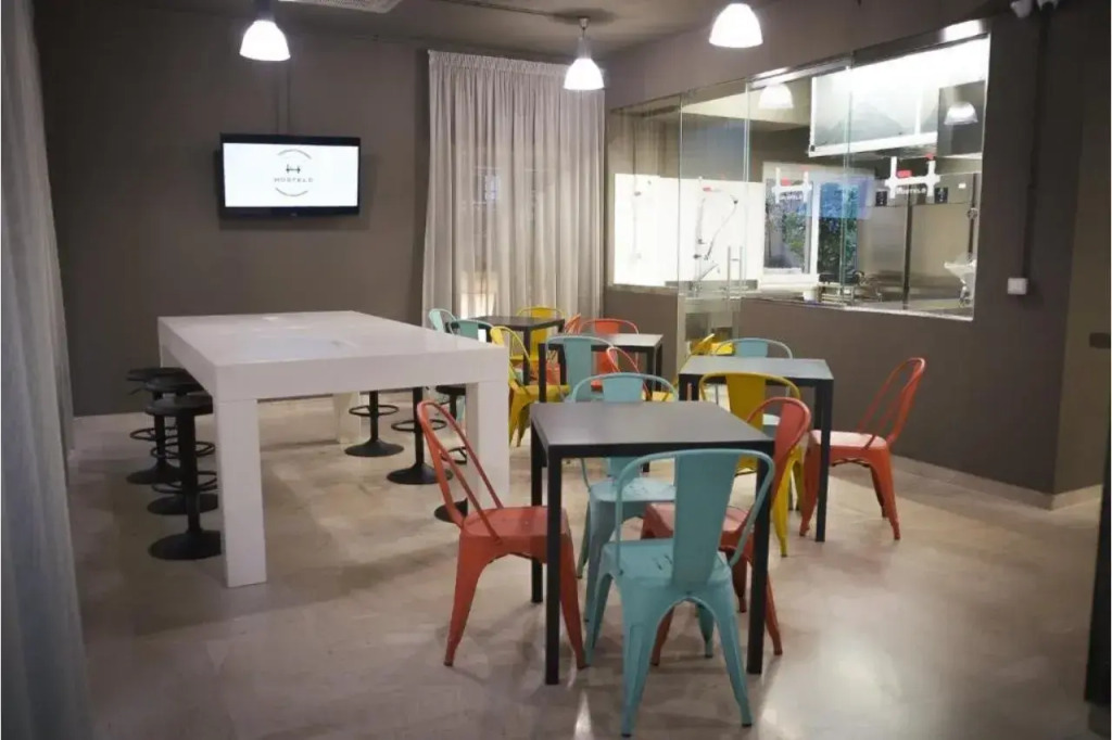 Hostelò - Luxury Hostel