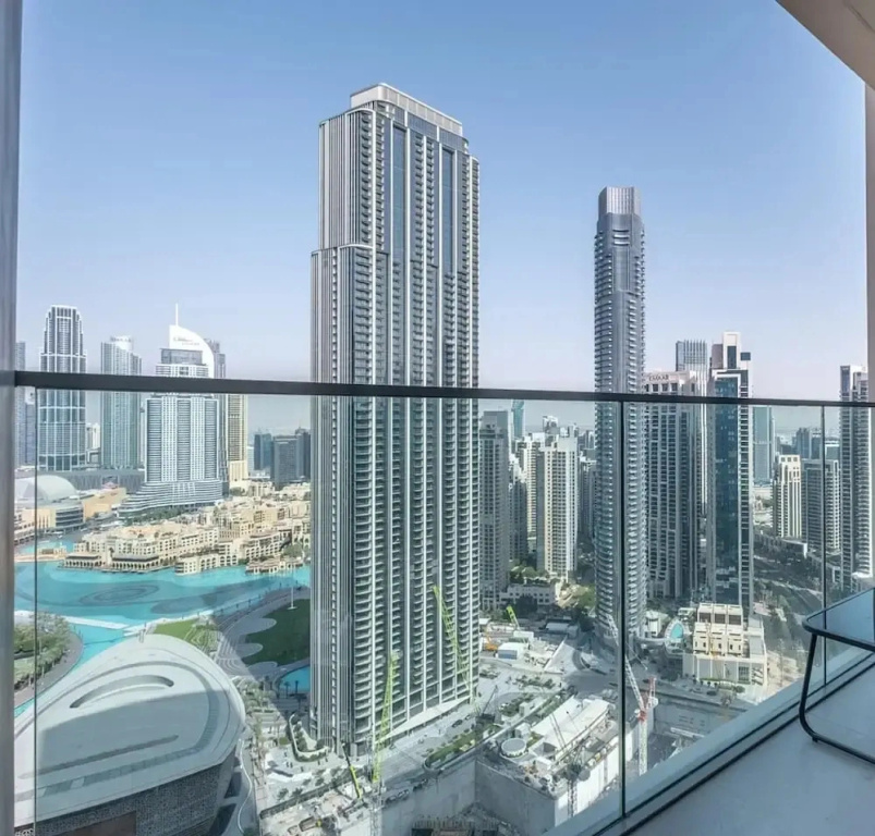 Three Bedroom in Downtown With Burj Khalifa View