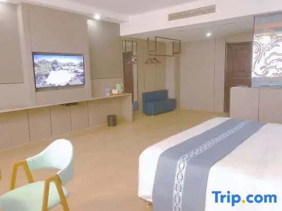 Yufuhao Hotel (Haikou Wuyuan River Sports Center)