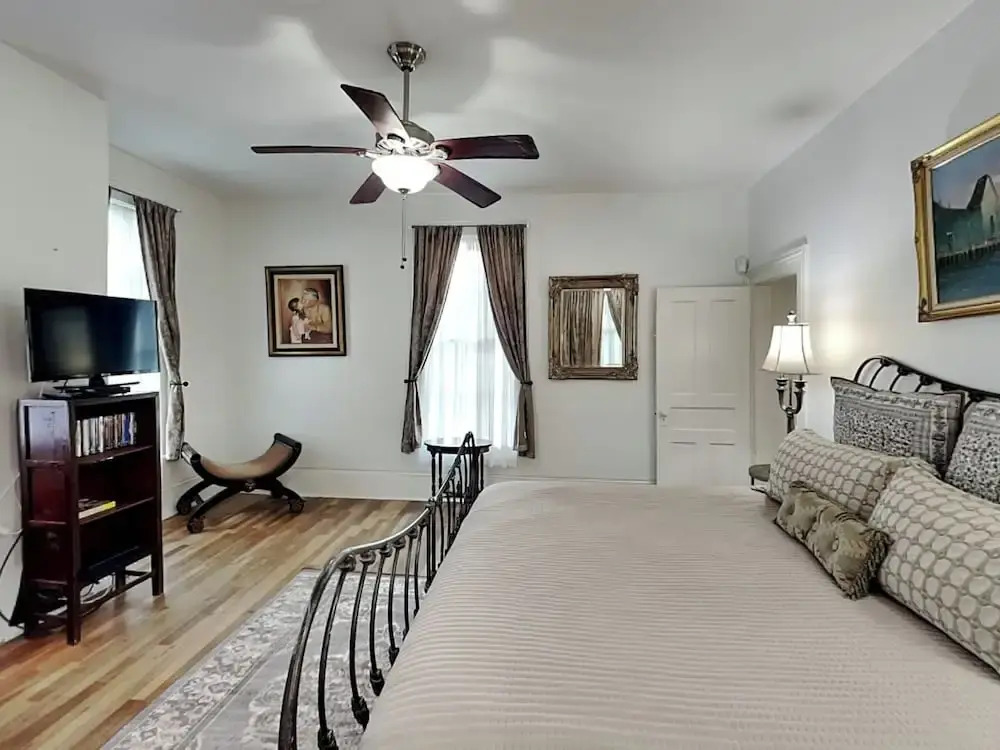 Victorian Rose by Ryson Vacation Rentals