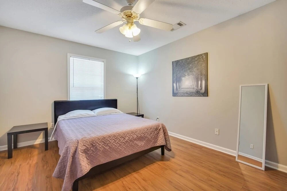 Charming Gray Home- 5 mins from GSU!