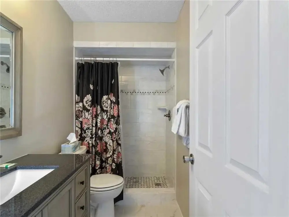 Regency Towers 403 - Three Bedroom Condo