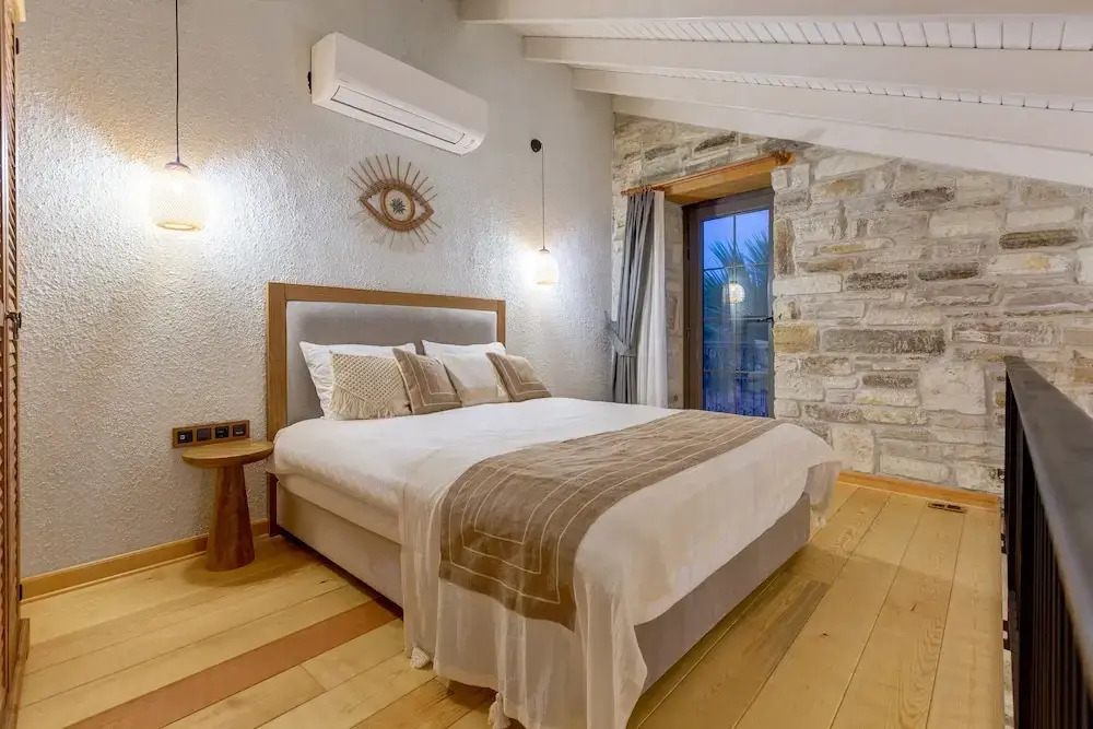 Navalia Hotel