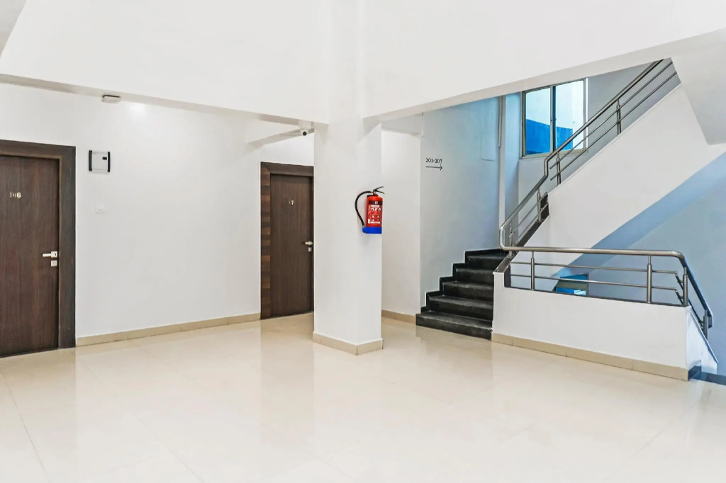 SilverKey Executive Stays 77138 Shree Apartments
