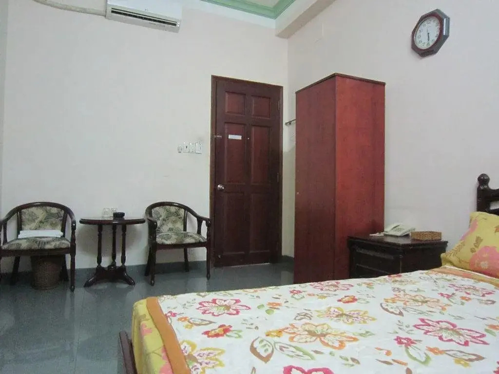 Phi Long Riverside Hotel