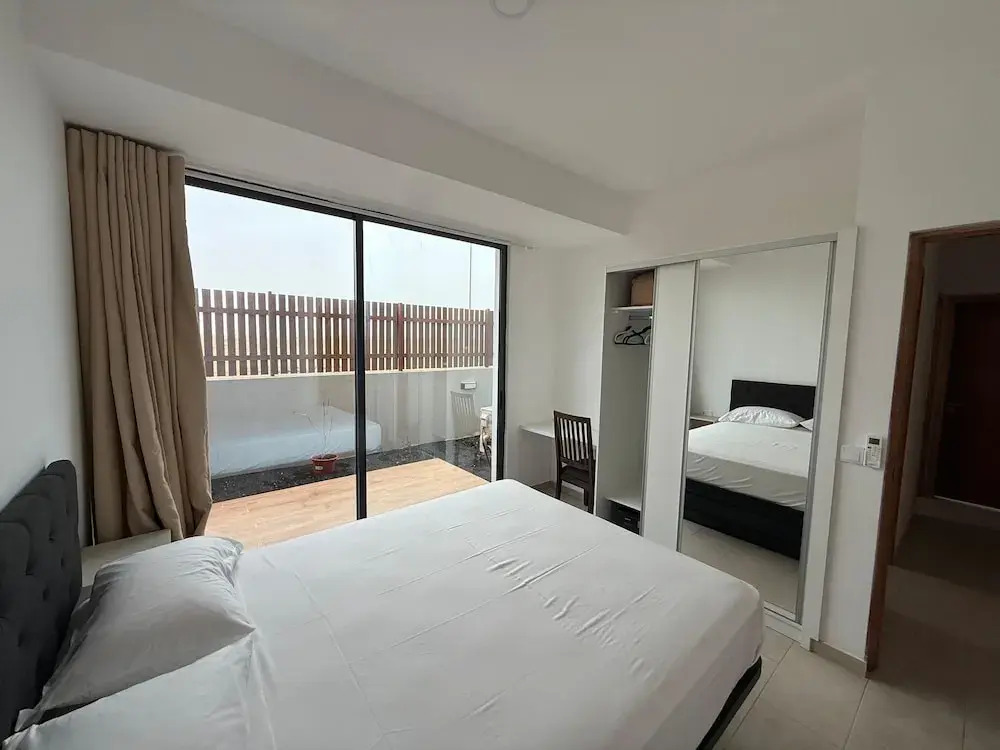 Joli Beach House - Spacious Ground Floor T2 Apartment