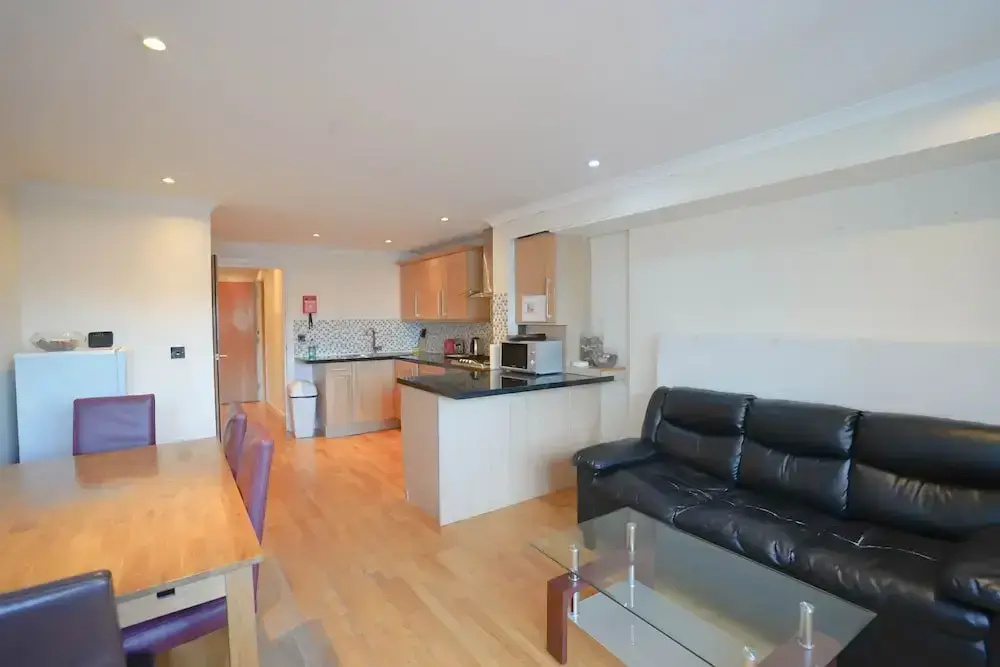 Lovely Balcony Apartment - Central London