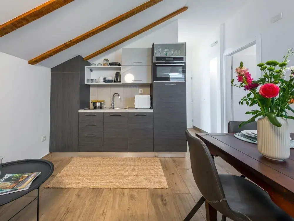 Apartments Franka - One Bedroom Apartment With Terrace and Garden View