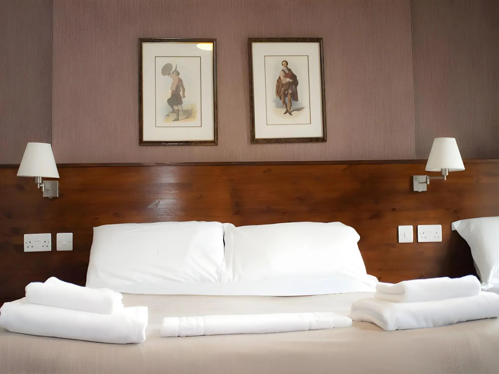 Edinburgh House Hotel