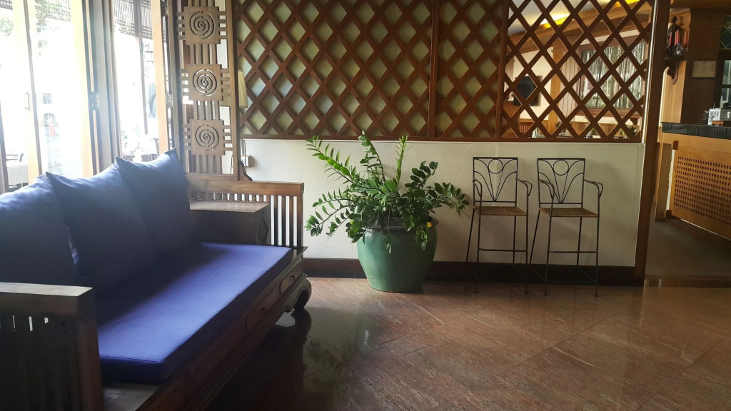 Fresh Inn Hotel