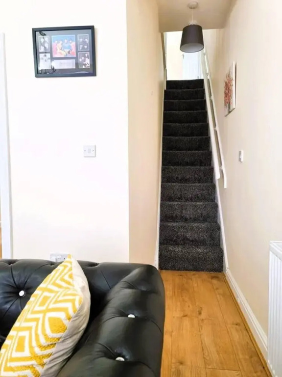 Stunning 2-bed House for 6 Guest Next to Anfield