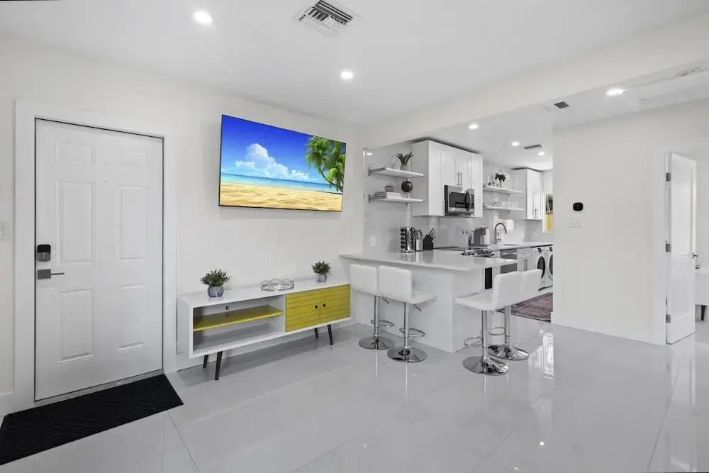 Uhost AI 1BR Sleek Modern Retreat