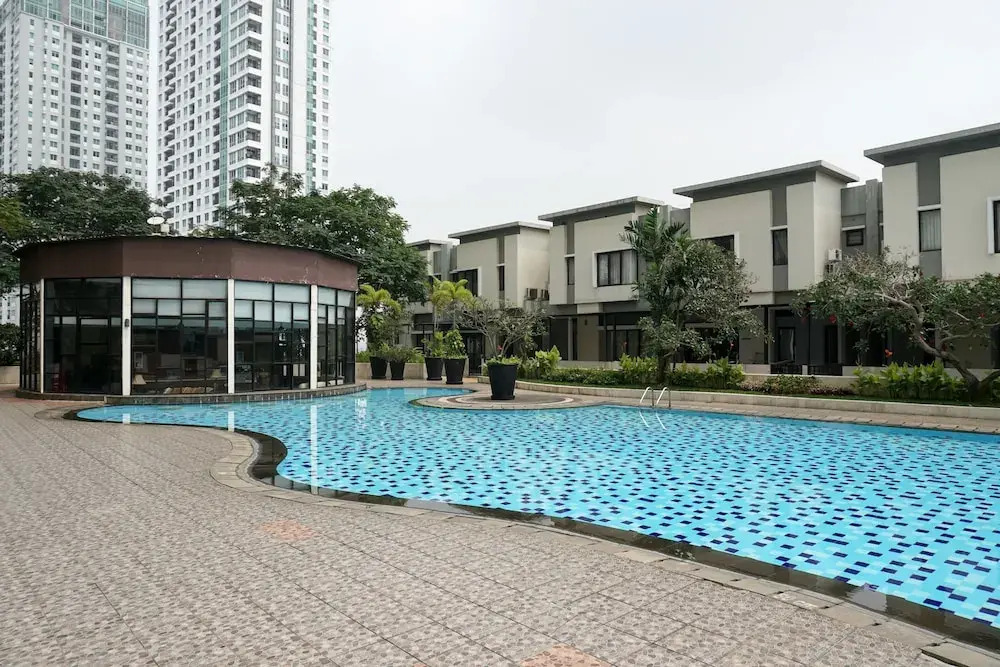 Elegant Pool View 2br Cosmo Mansion Apartment