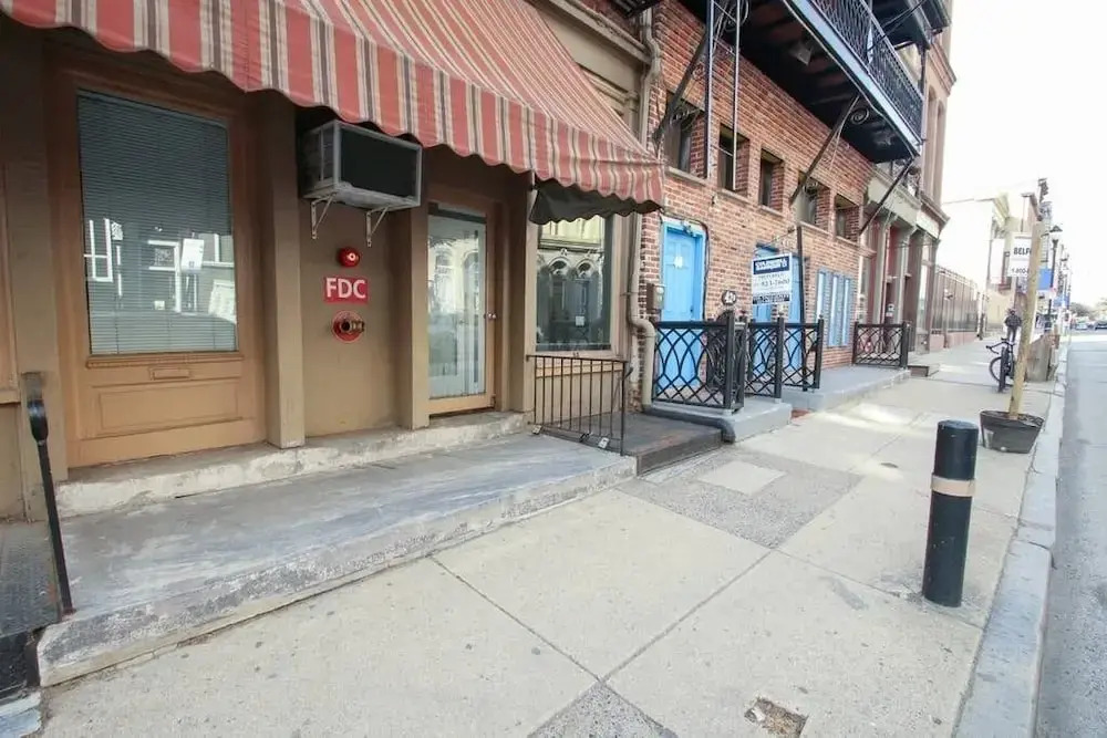 Fantastic Comfort! Downtown + Old City! Sleeps 5!