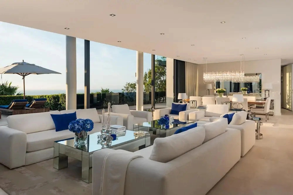 Camps Bay Luxury 5 Star 5 Bed w Gym Majestic Villa