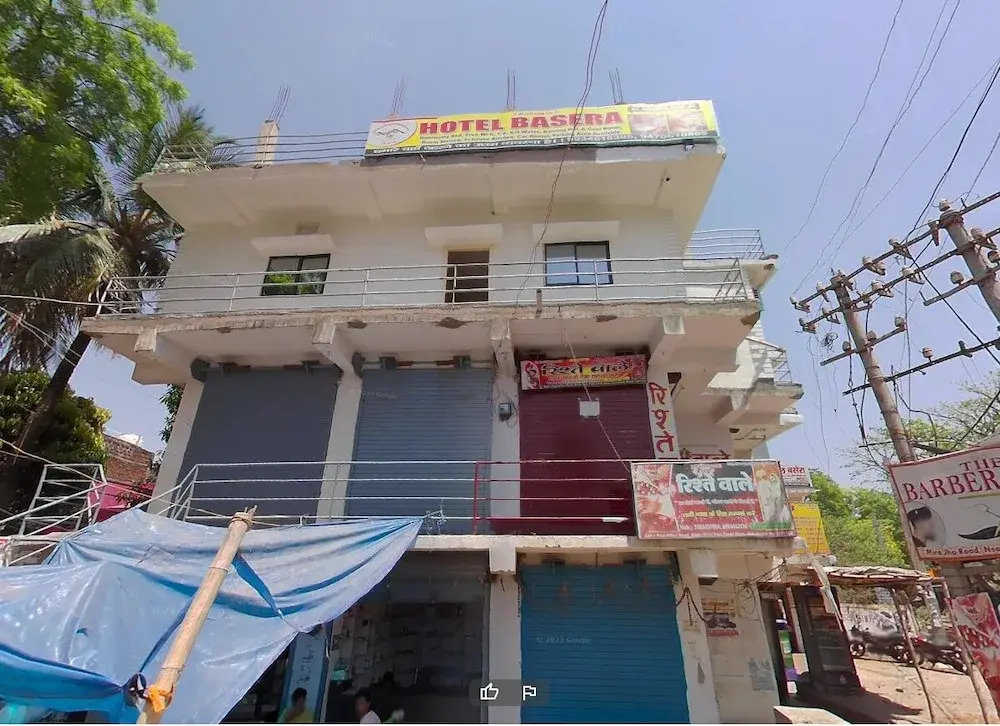 Hotel Basera
