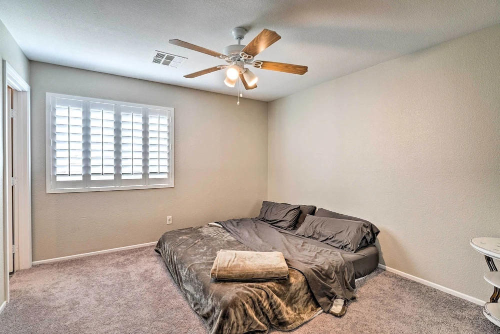 Stylish House w/ Patio, 8 Mi to Vegas Strip!
