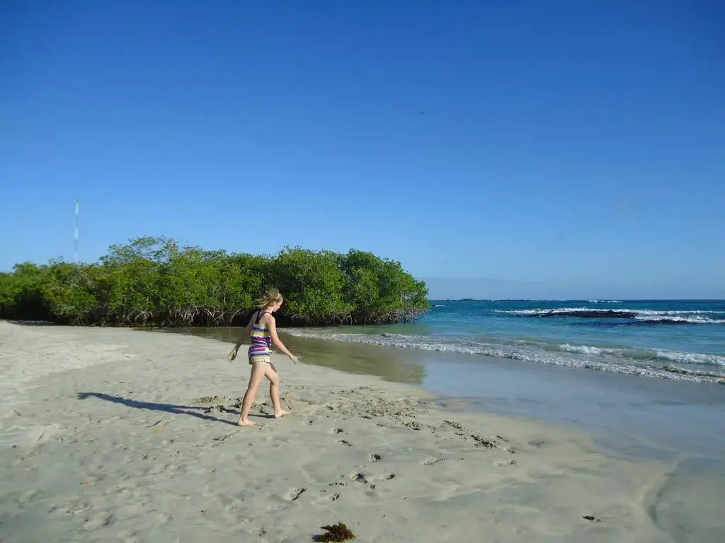 Cartago Bay