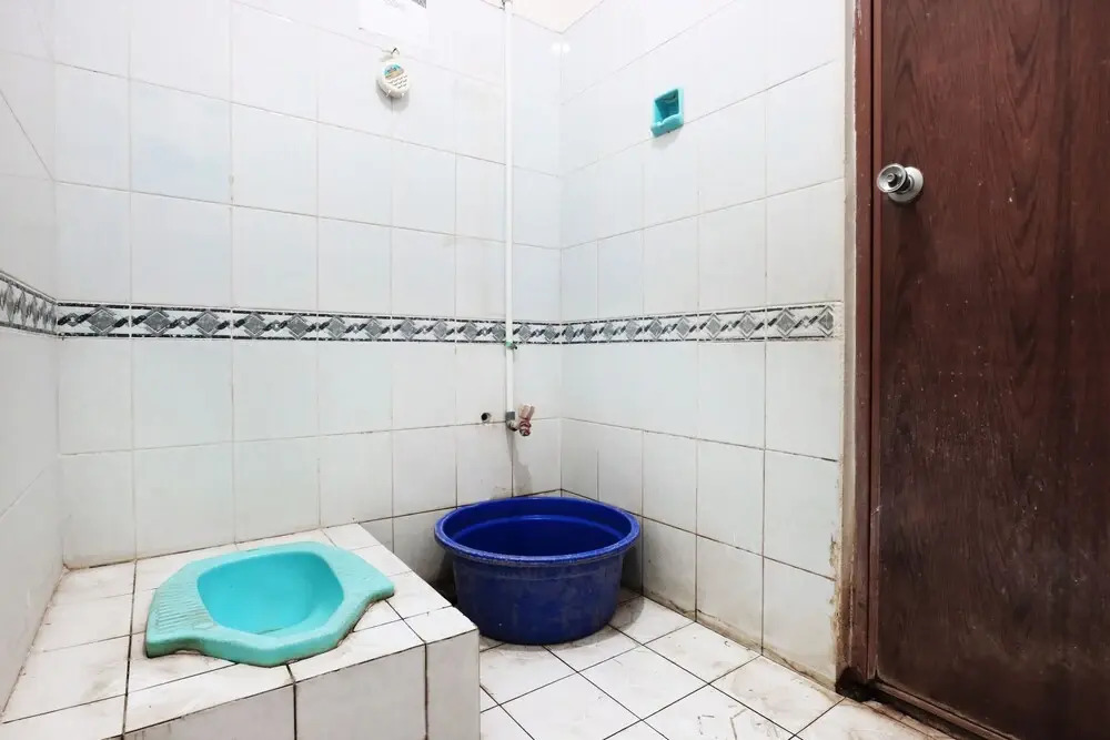 Premium Senen Guesthouse - Female Only