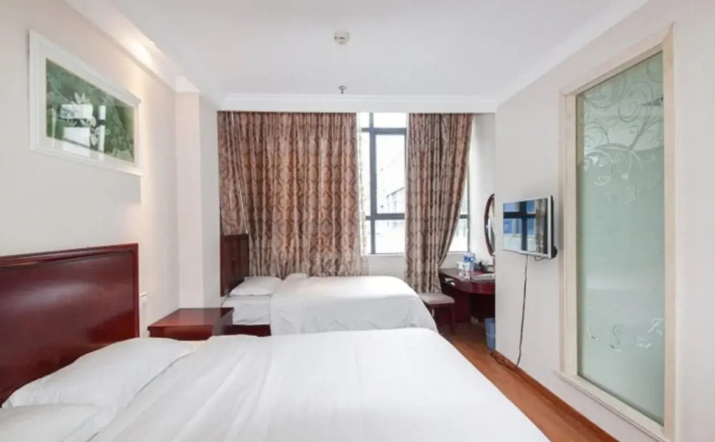 GreenTree Inn Jiangsu Wuxi Yangjian Xihu Road Express Hotel