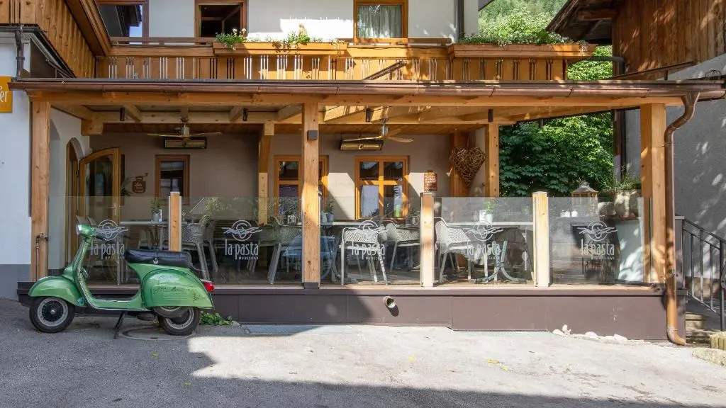 La Pasta Hotel Restaurant