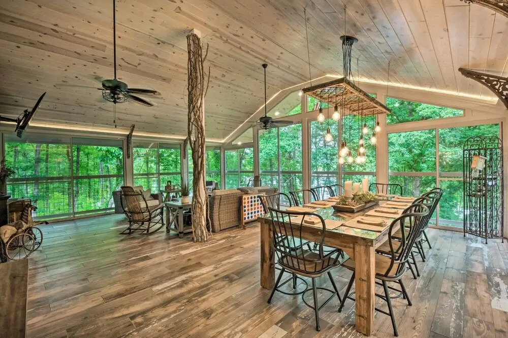 Hiawassee Getaway w/ Hot Tub, Deck & Lake Access!