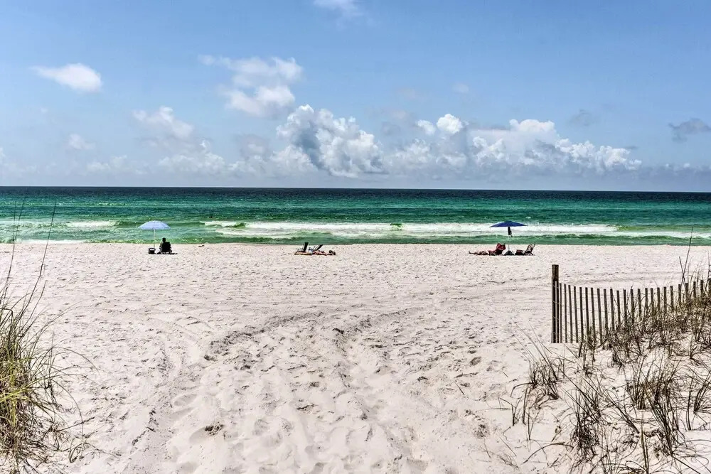 Chic Fort Walton Condo ~ 2 Blocks to Beach!