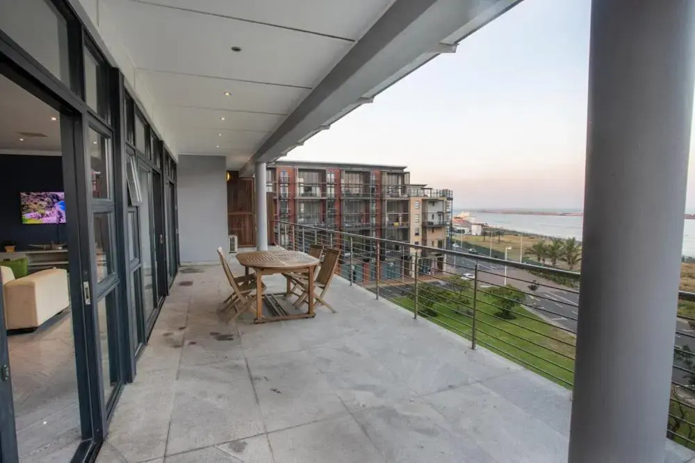uSHAKA WATERFRONT - PALATIAL PRIVATE PENTHOUSE