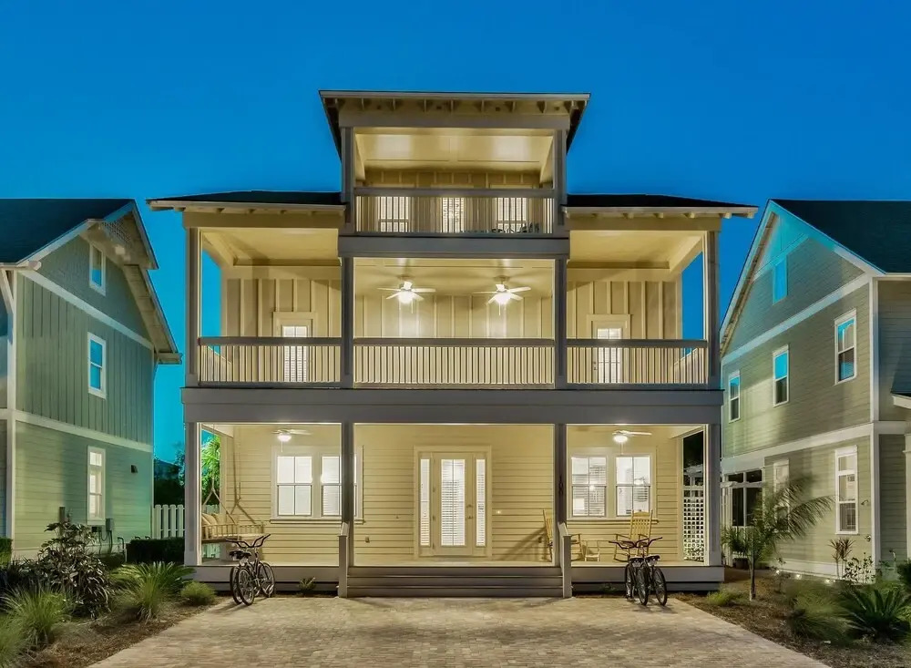 Camino de la Playa 4 Bedroom Holiday Home by Five Star Properties