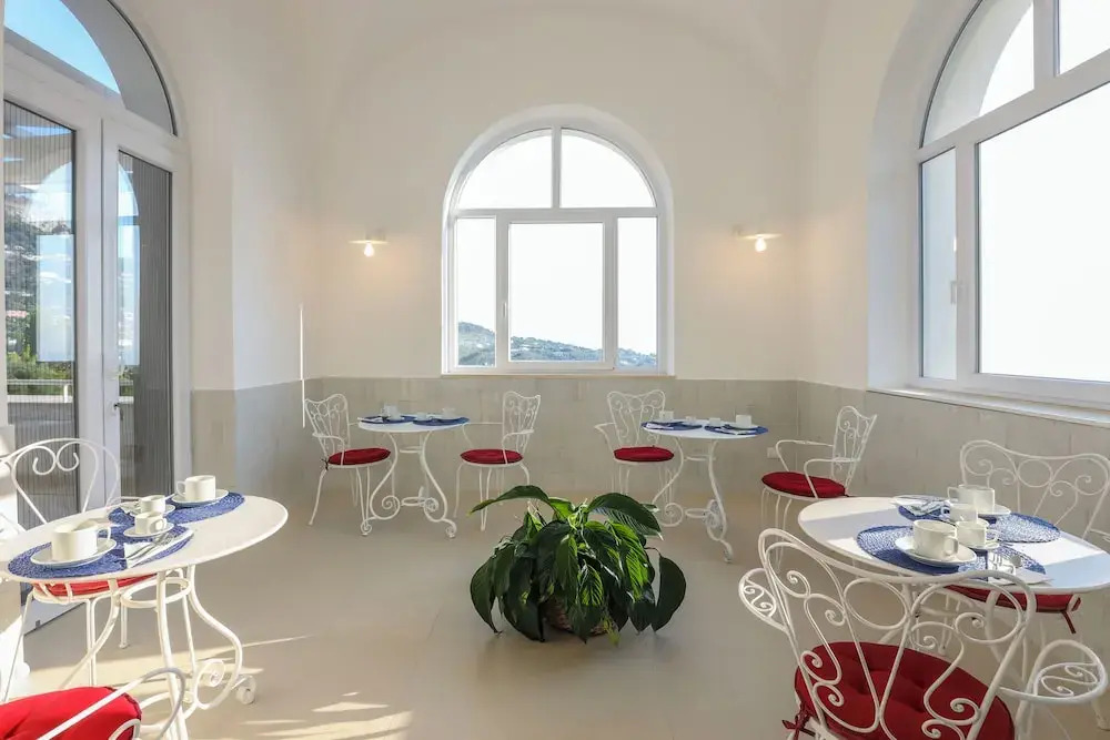 Elegant Villa In Anacapri | Infinity Pool & Design
