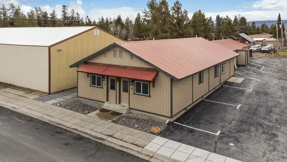 The Yellowstone Hideaway Unit B