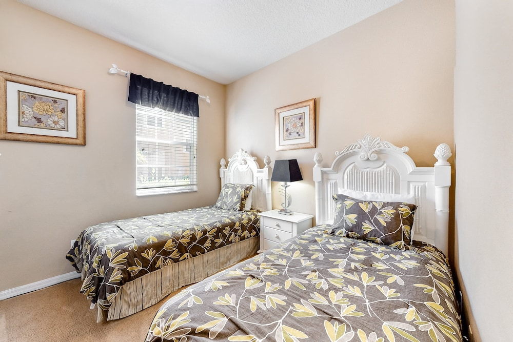 Family Home W/shared Pool,wifi,ac,lake Views - Close to Walt Disney World Resort