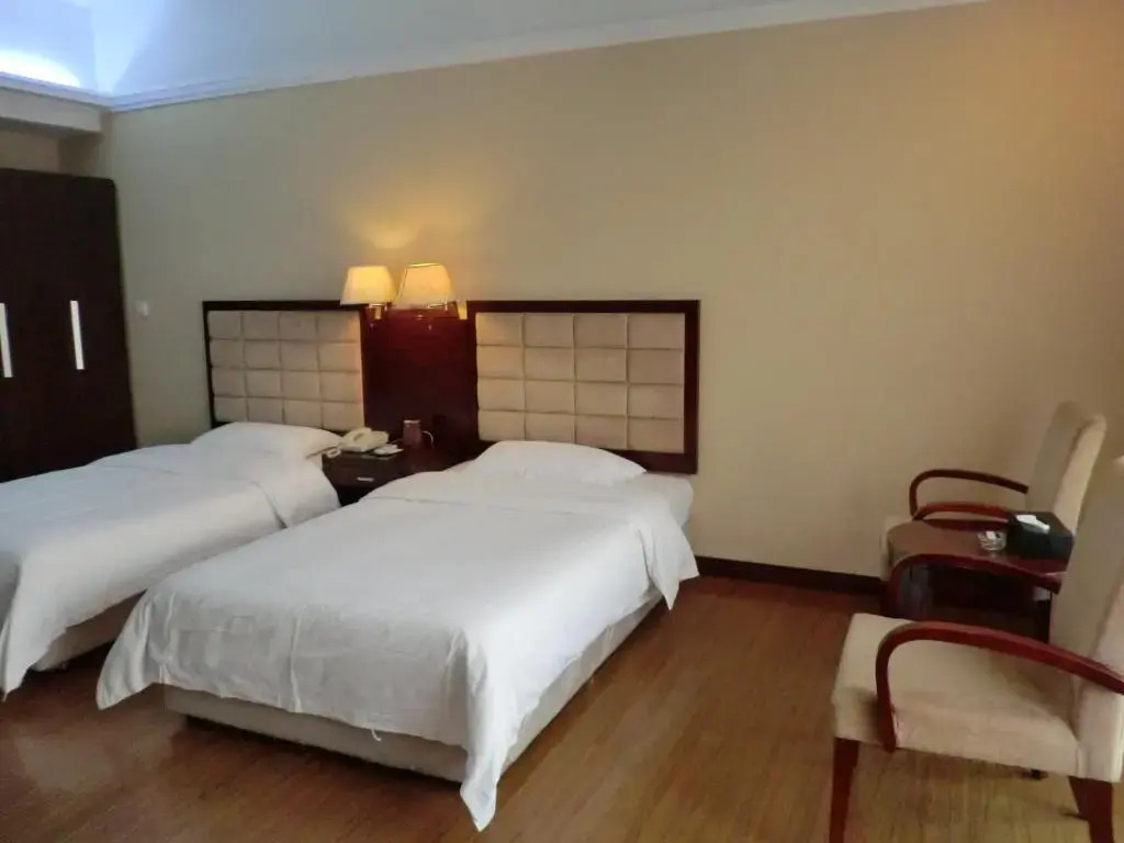 Yinfeng Hotel Guangzhou North Station Branch, Huacheng Road Subway Station Branch