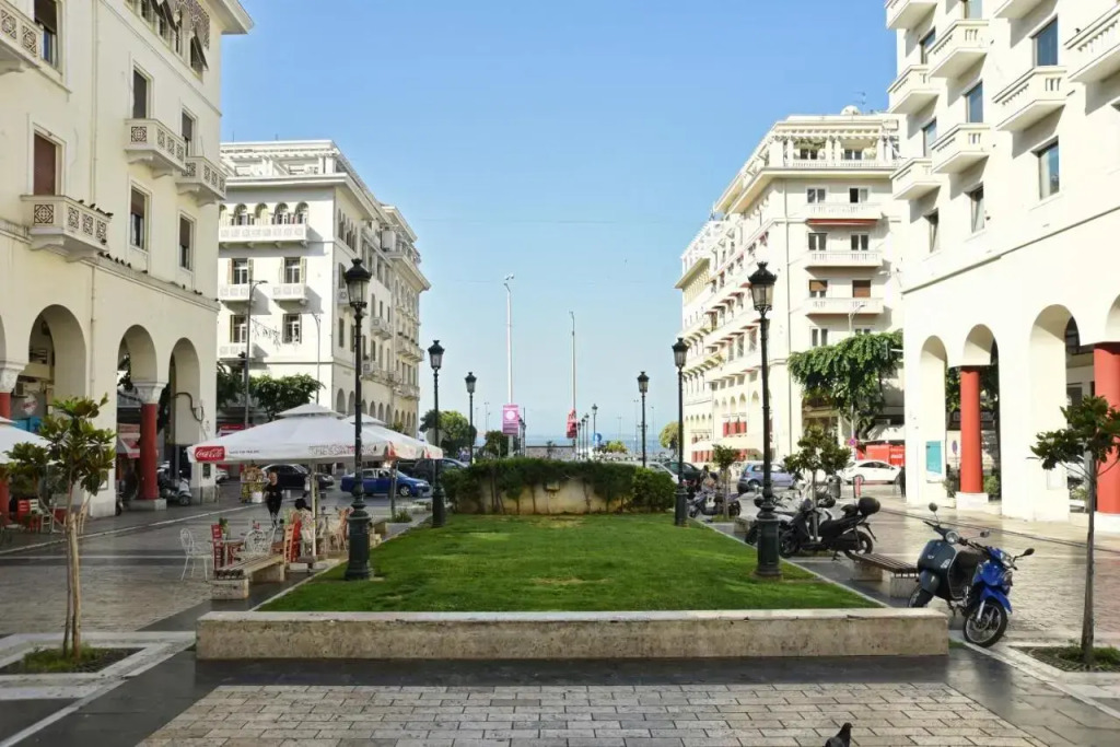 Delmare Aristotelous 7