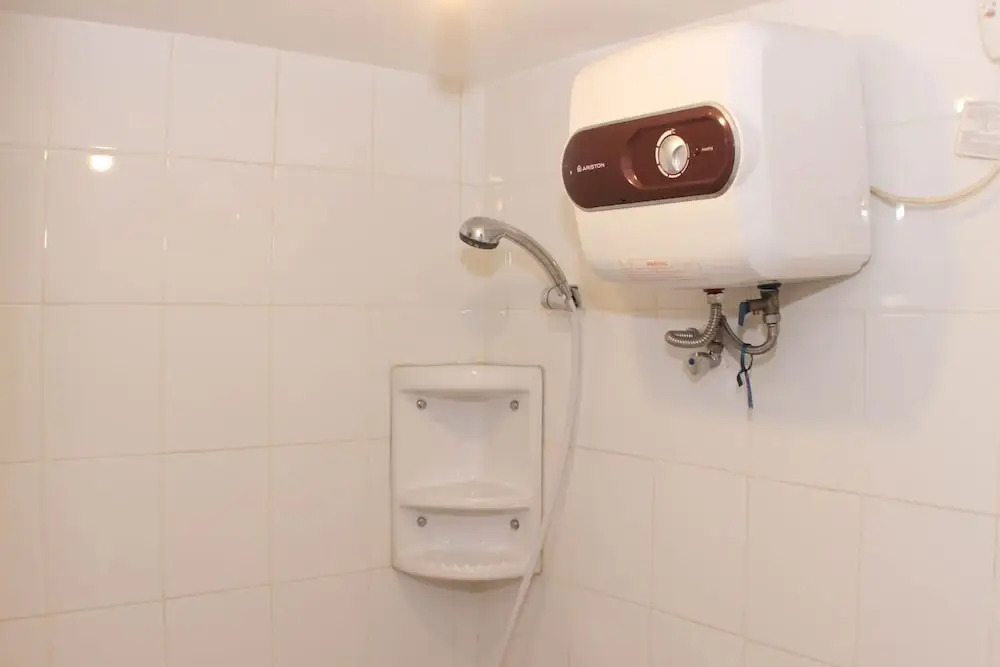 Nice And Comfy 2Br At Bassura City Apartment