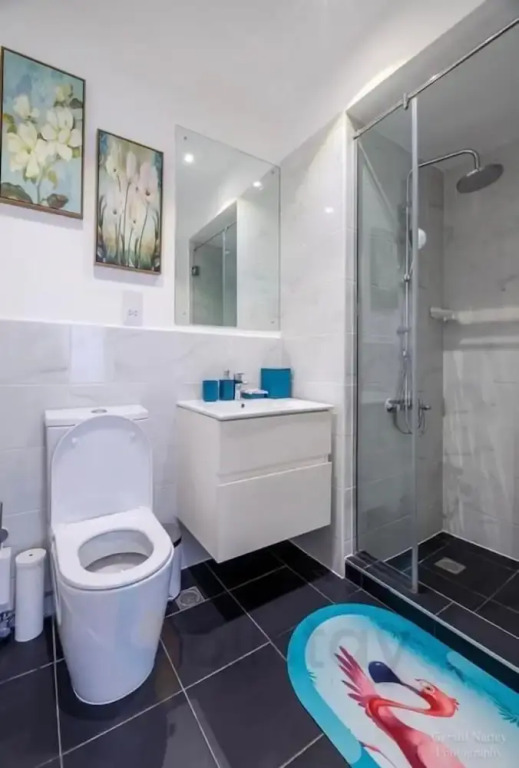 Golden Breeze Suites