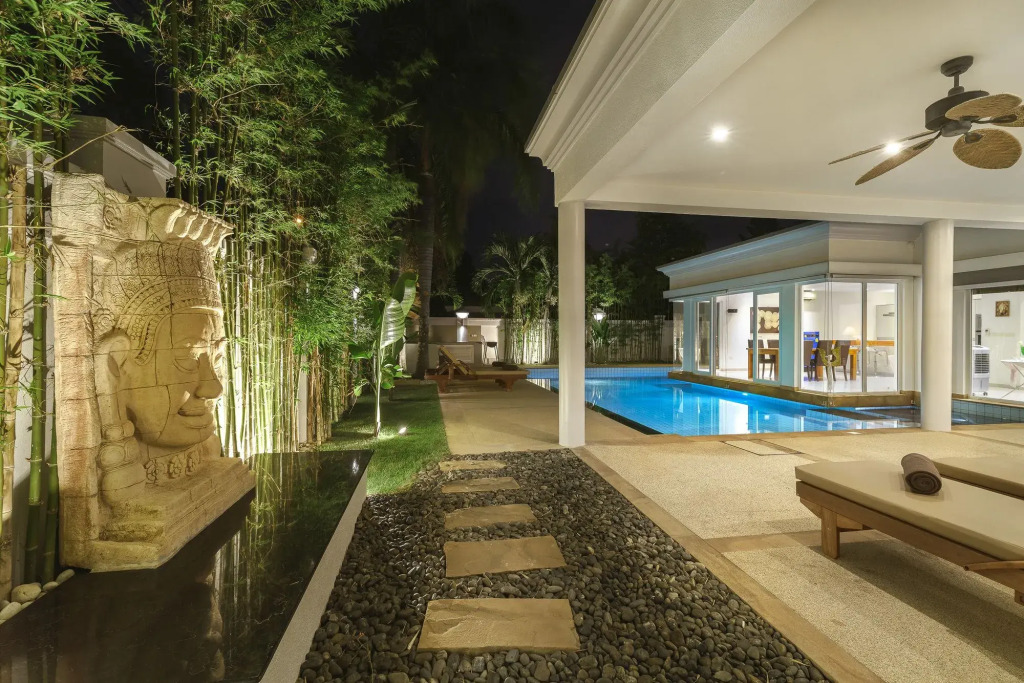 Pool Villa Pattaya H52