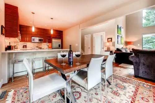Four-Bedroom Family Friendly House with Chef's Kitchen