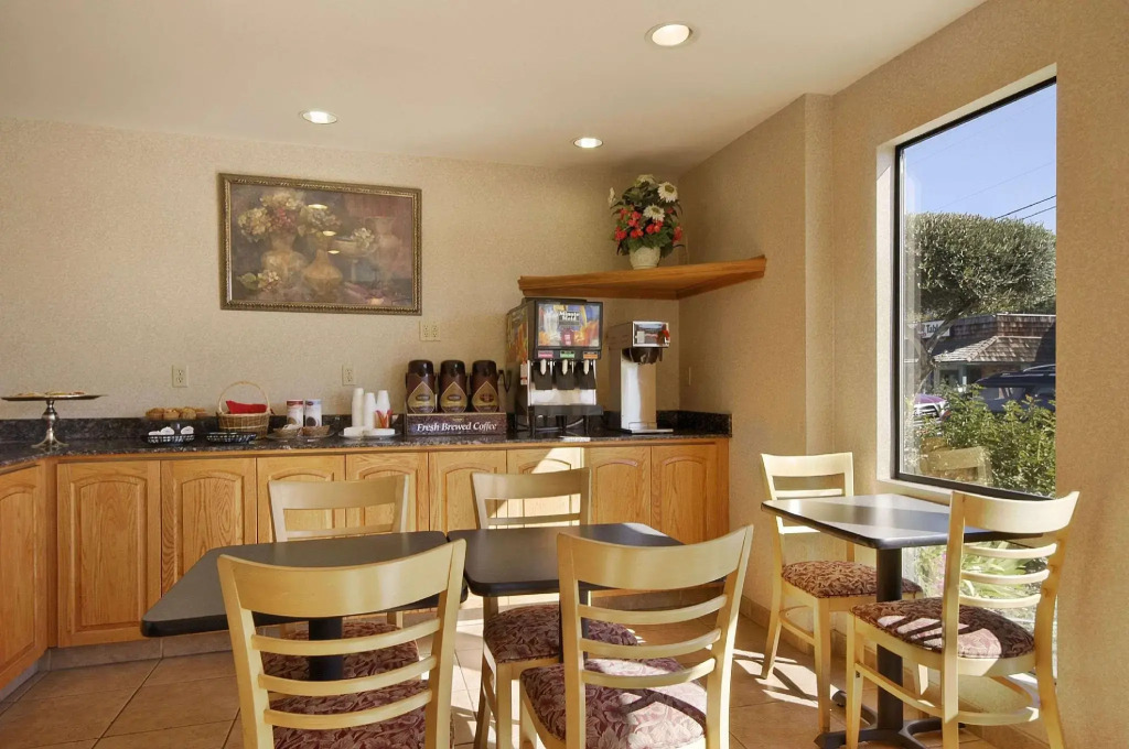 Olive Tree Inn & Suites, a Howard Johnson by Wyndham