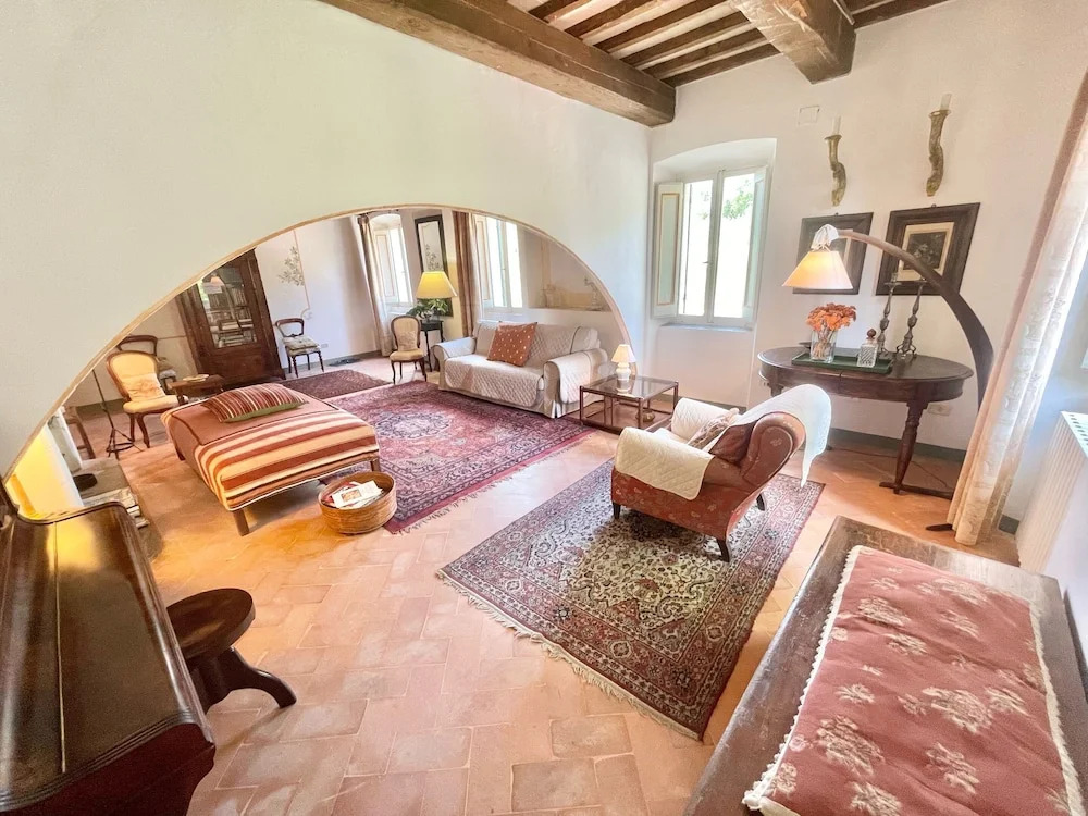 Adam House, Exclusive Pool, Outstanding Views, Vast Garden, Aircon, Sleeps 8