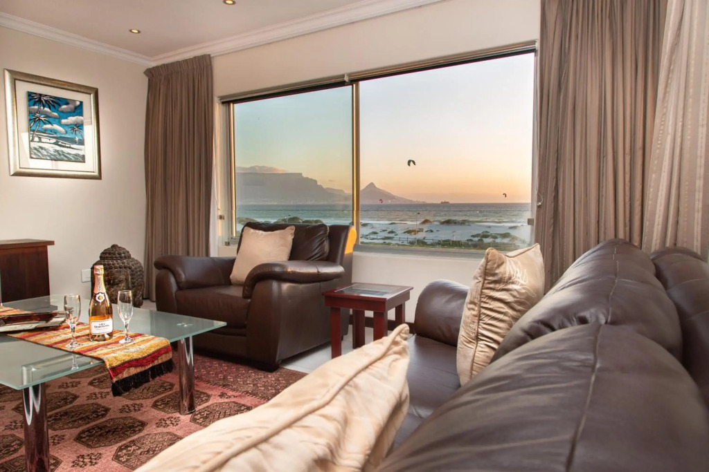 Spectacular Beachfront Apartment 3 Bedroom C101 Sea Spray