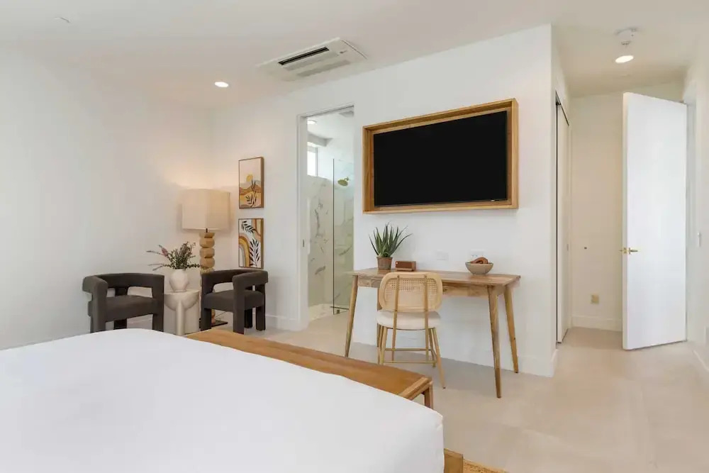 Sleeps 34 2 Villas Pool Pickleball Bocce Polo Villas Elara by AvantStay