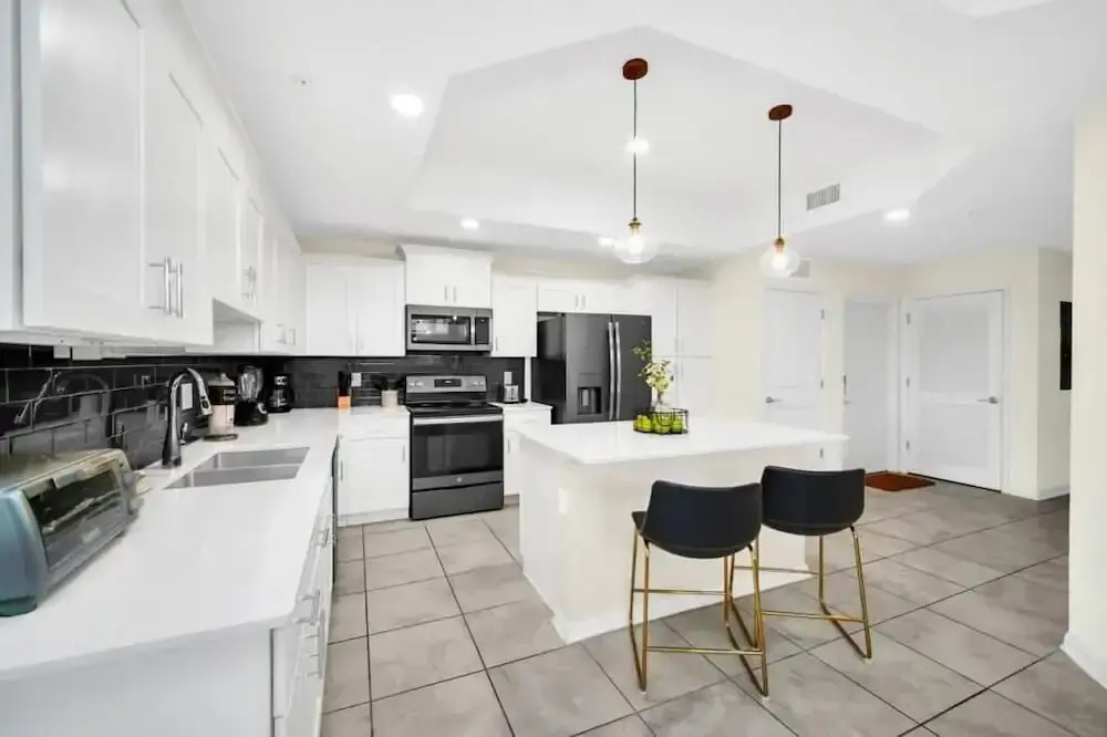 3131 PD - Luxury 3-bed Condo in Storey Lake Resort