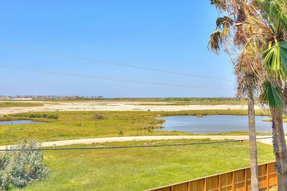 The Black Pearl 2 Bedrooms 2 Bathrooms Condo