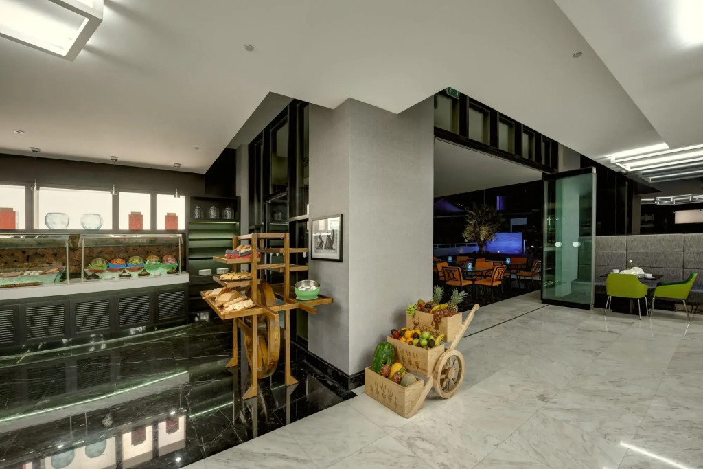 Отель Novotel Sharjah Expo Center