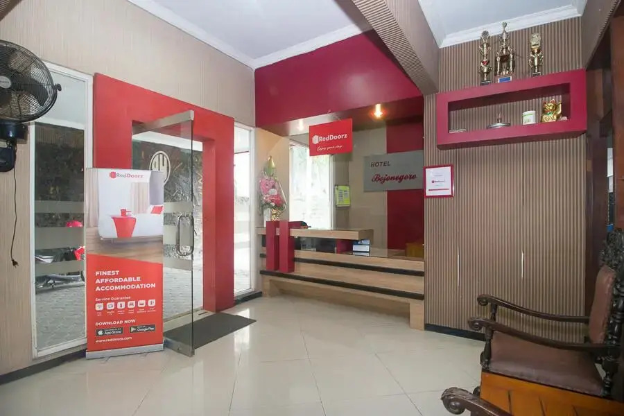 RedDoorz near Bojonegoro Train Station