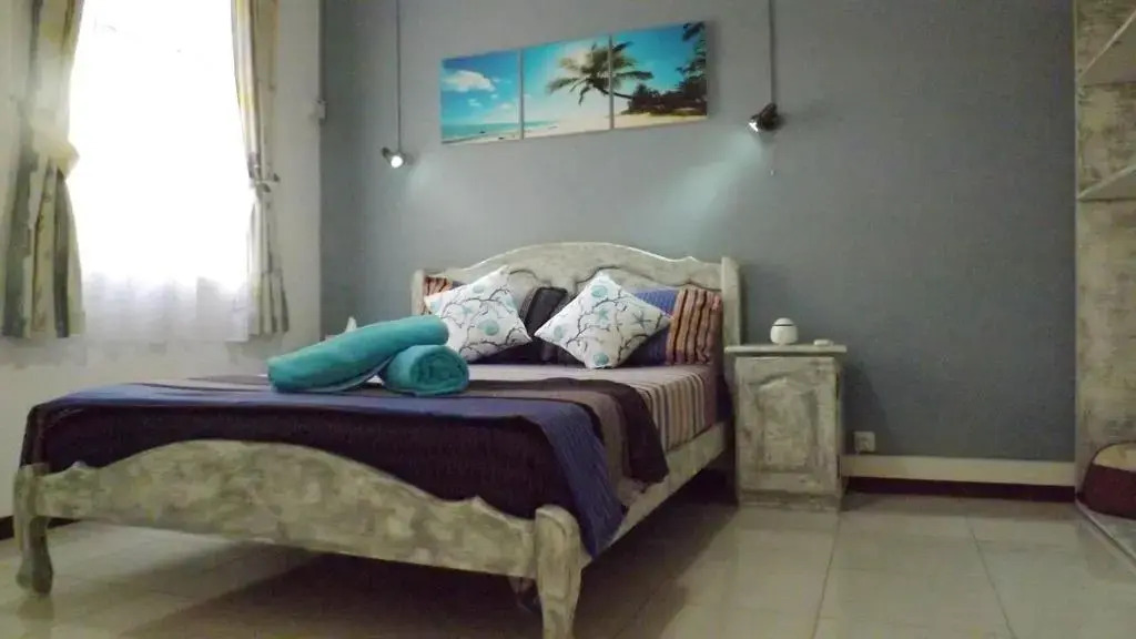 2 bedrooms appartement with sea view balcony and wifi at Flic en Flac