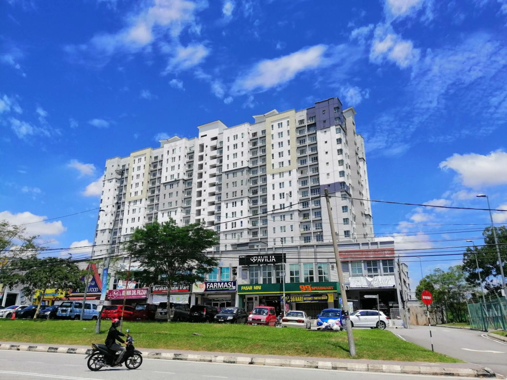 Tropika Homestay Bangi with 3 Bedrooms