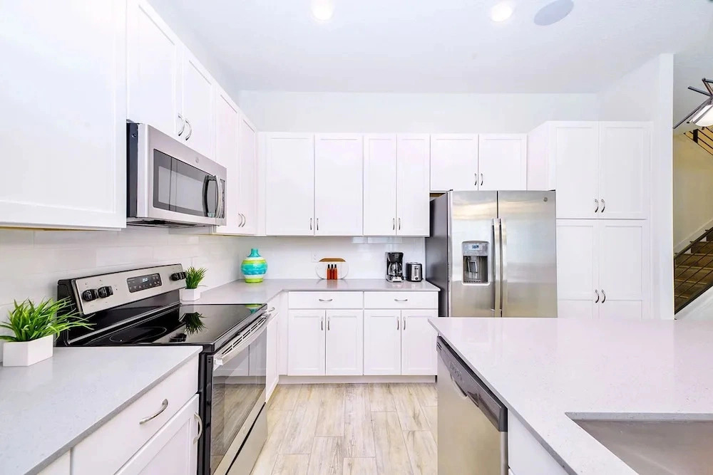 Upstay Mansion w Cinema Games Pool - Sleeps 24