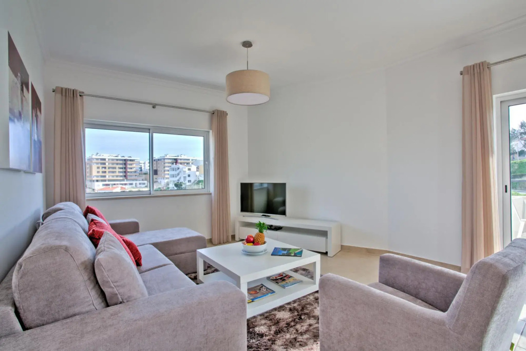 Central Lagos Spacious Apartment by Ideal Homes